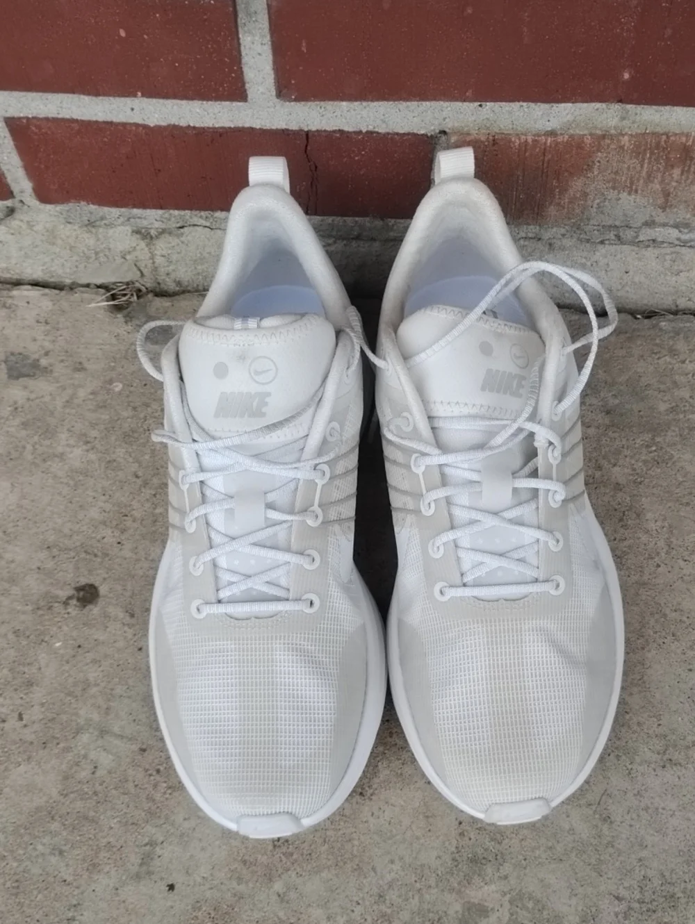 Nike Men’s White Mesh Athletic Sneakers
